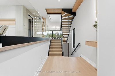 957 Halliday Avenue — photo 5