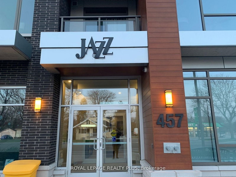 home for lease on 403-457 Plains Road E