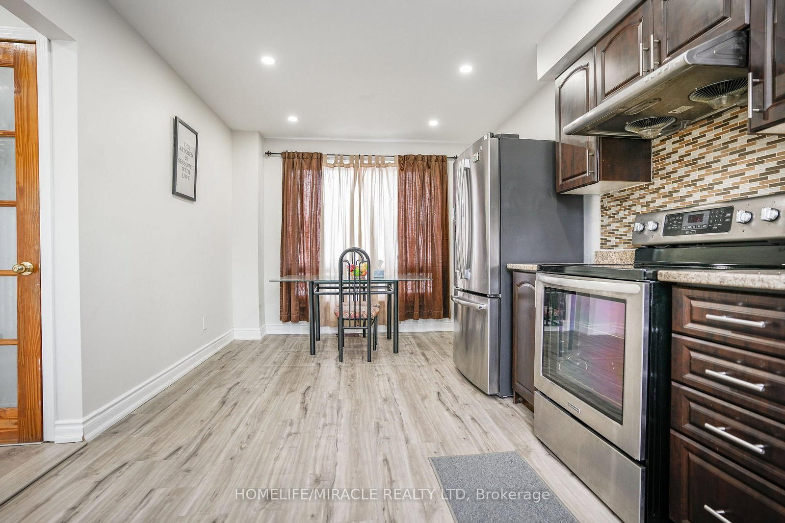 15 Heatherside Court • Brampton, ON photo 6