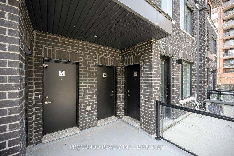 Unit 3 - 3560 Colonial Drive
