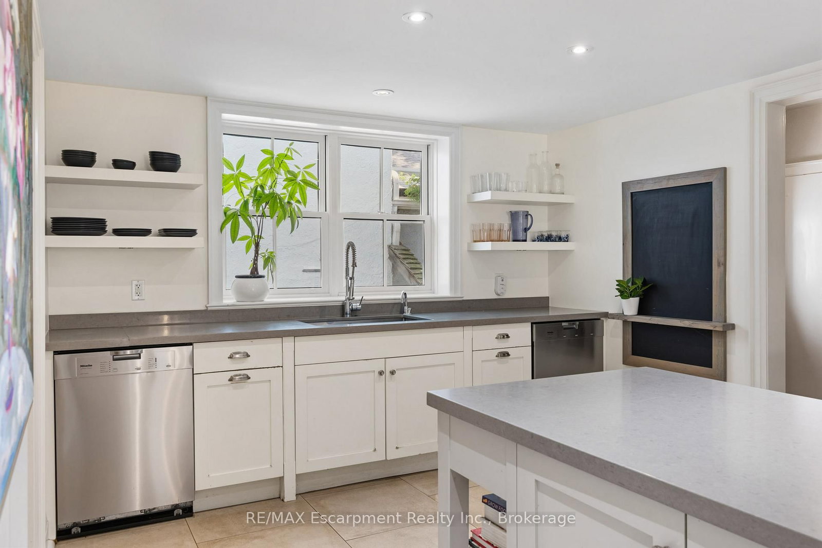 332 Palmer Avenue • Oakville, ON photo 16