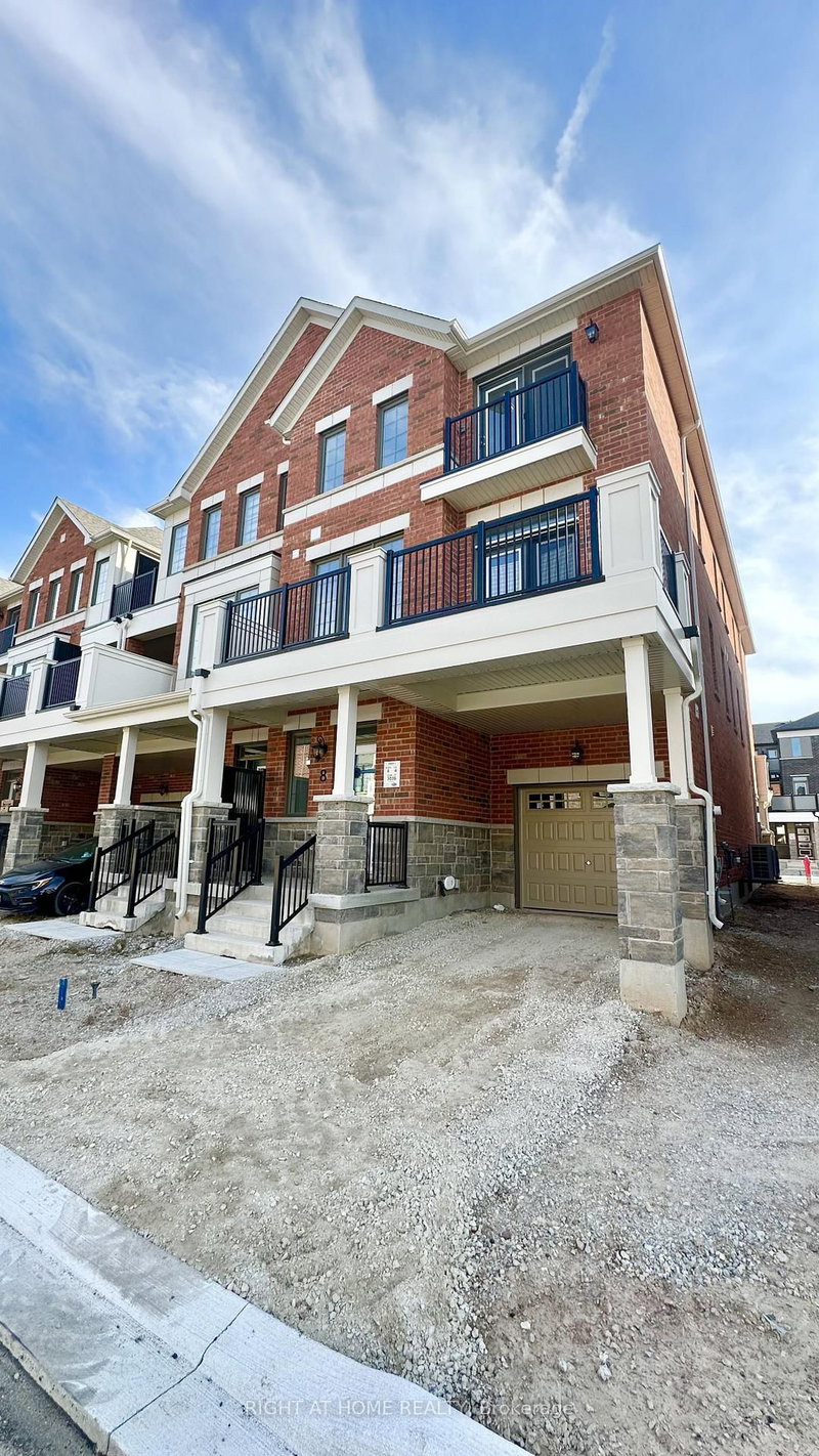home for lease on 8 Walcott Crescent