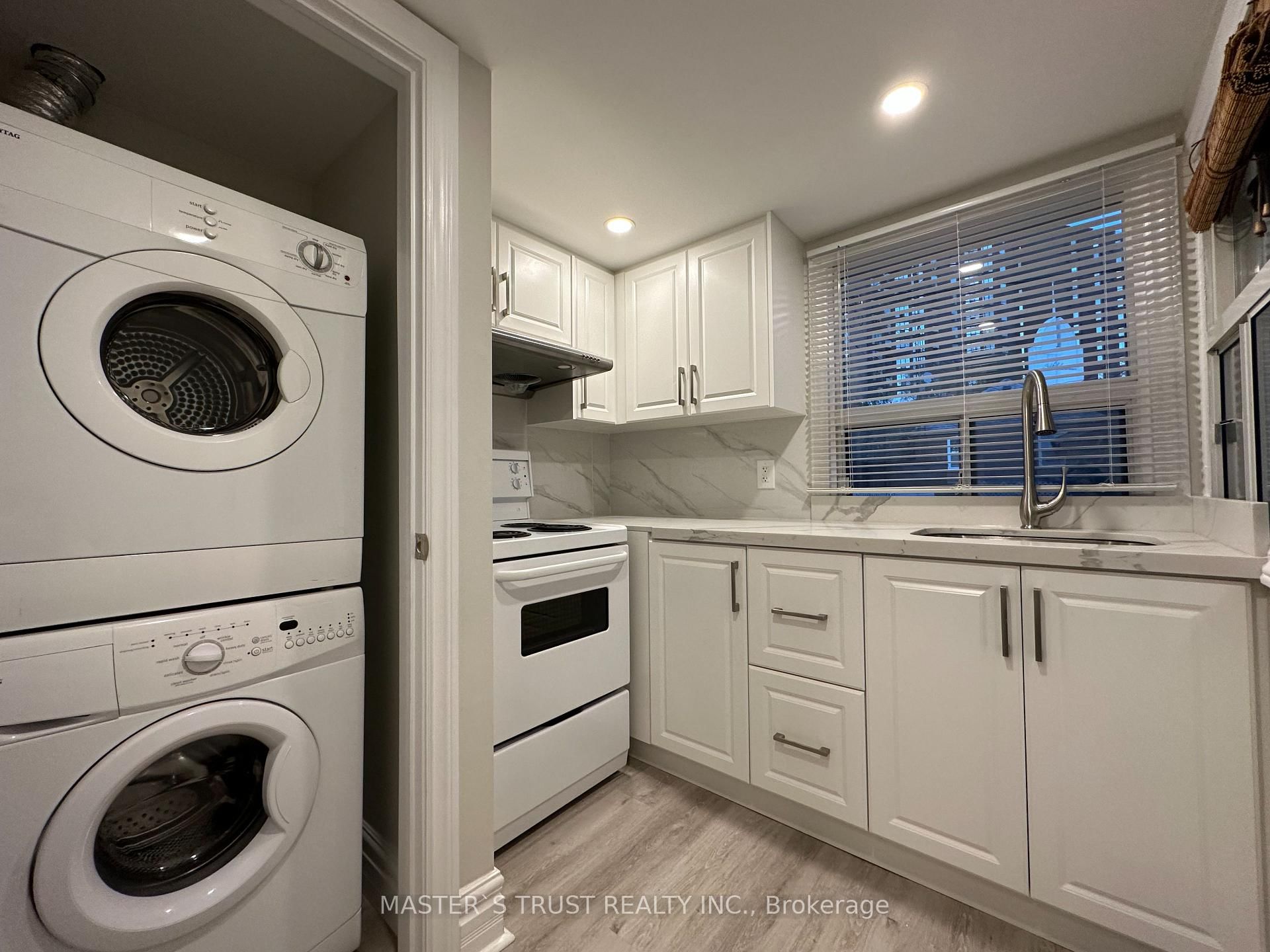 151 Dynevor Road, Unit Upper