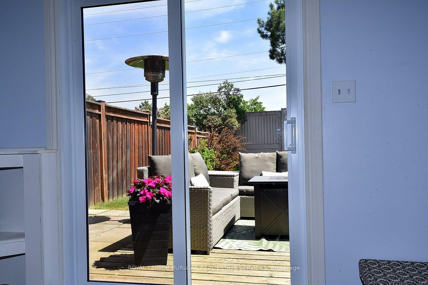 2499 Whittaker Drive • Burlington, ON photo 32