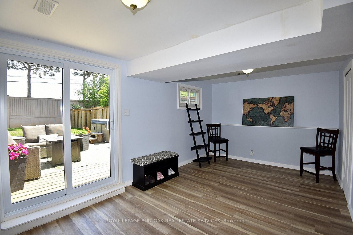 2499 Whittaker Drive • Burlington, ON photo 34