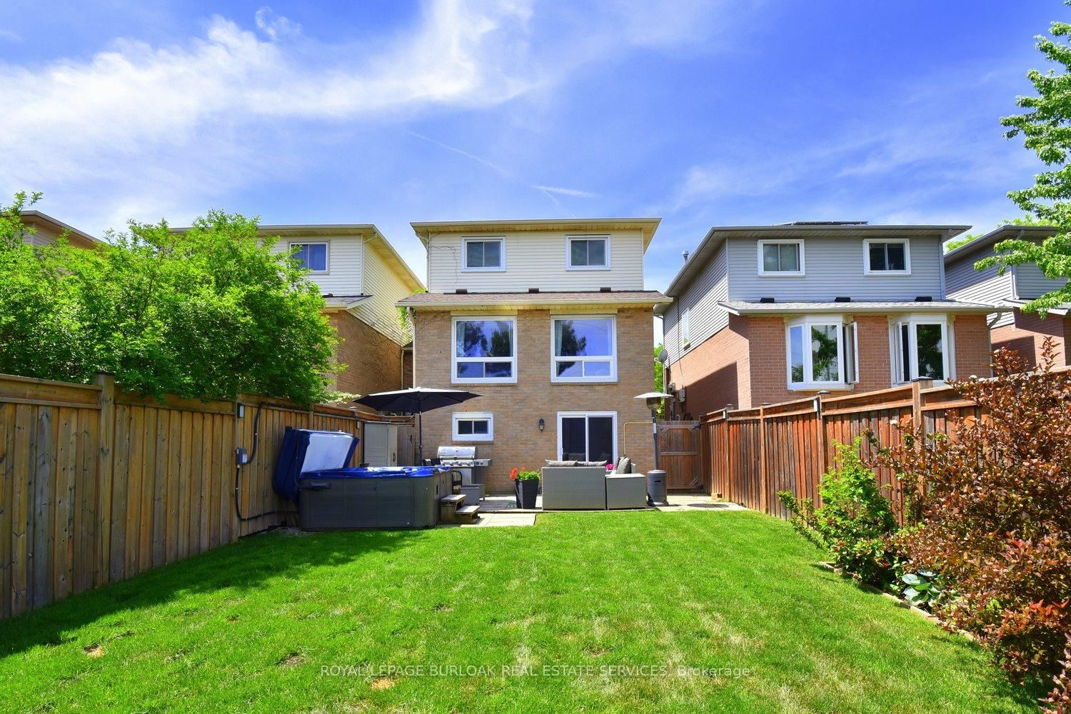 2499 Whittaker Drive • Burlington, ON photo 35