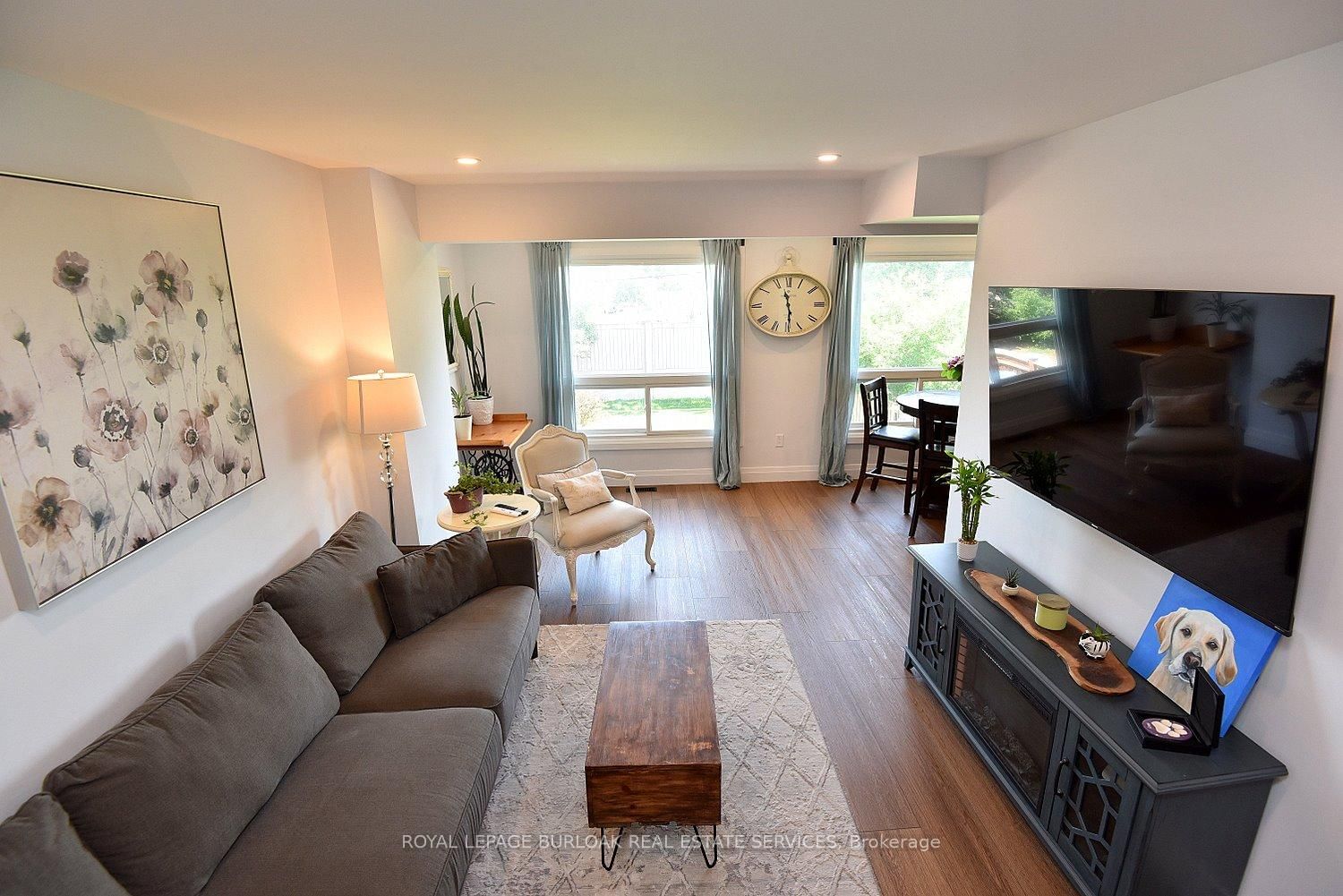 2499 Whittaker Drive • Burlington, ON photo 8