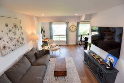 2499 Whittaker Drive • Burlington, ON photo 8