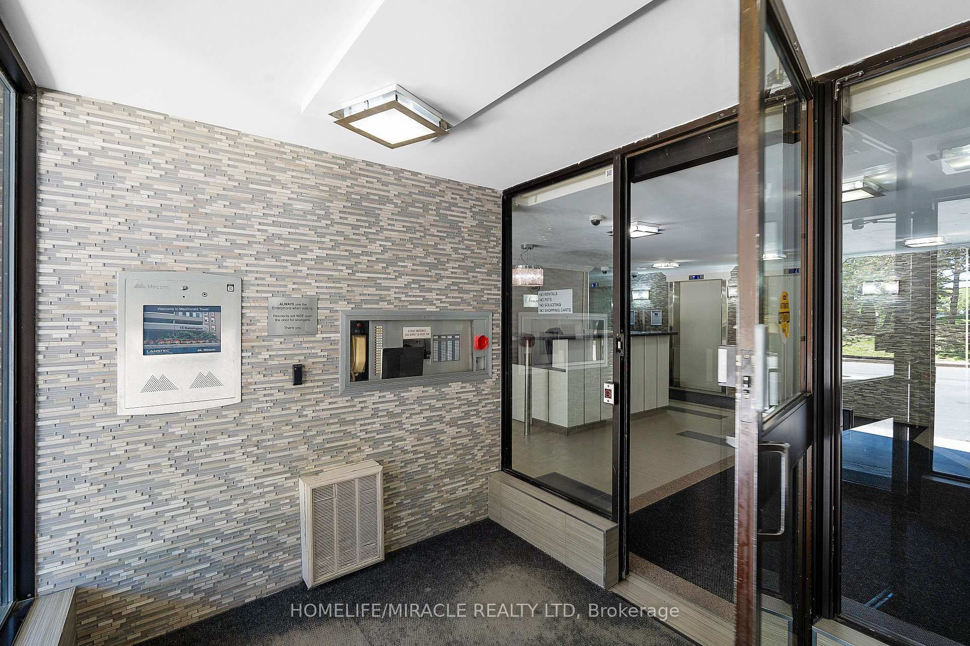 15 Kensington Road, Unit 907