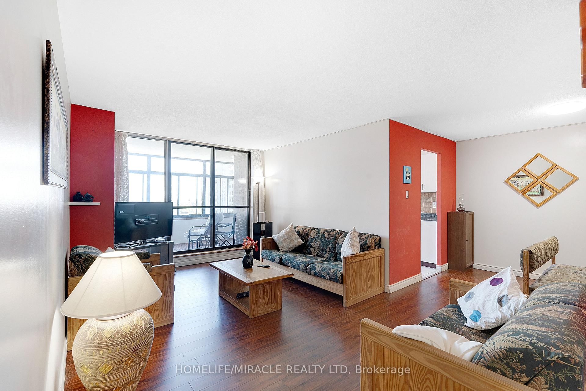 15 Kensington Road, Unit 907