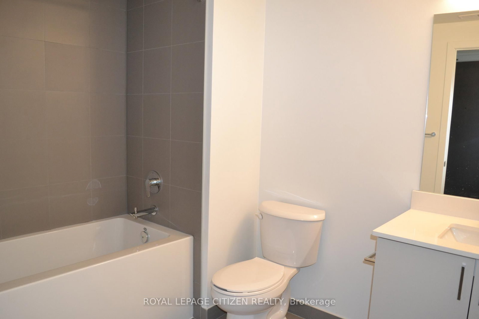 1005 Dundas Street E • #246 • Oakville, ON photo 18