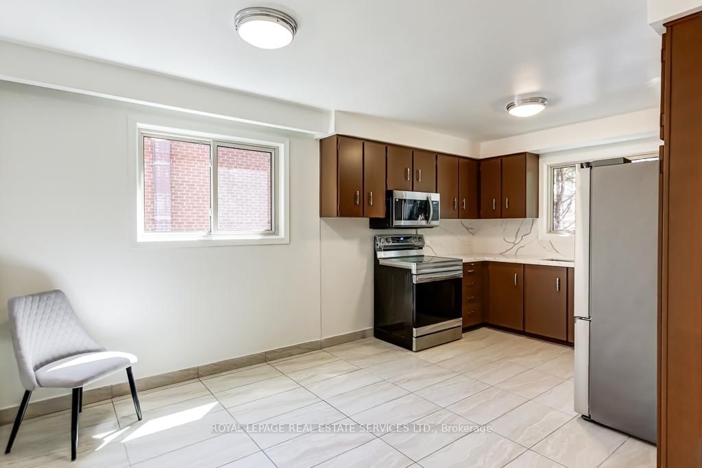 38 Jellicoe Avenue • Toronto, ON photo 10
