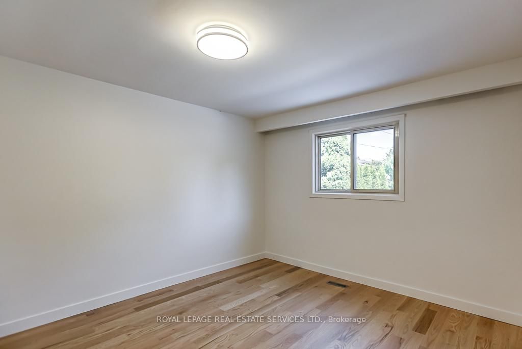 38 Jellicoe Avenue • Toronto, ON photo 17