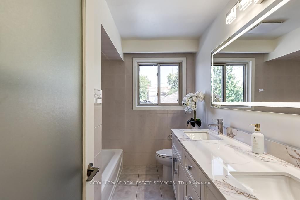 38 Jellicoe Avenue • Toronto, ON photo 19