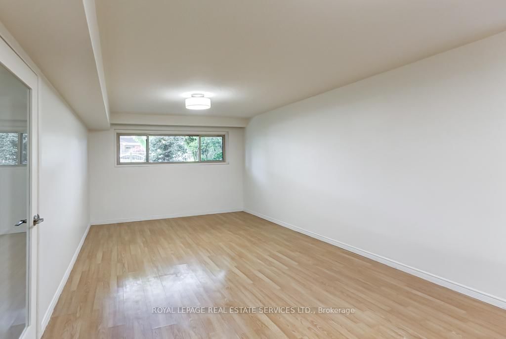38 Jellicoe Avenue • Toronto, ON photo 21