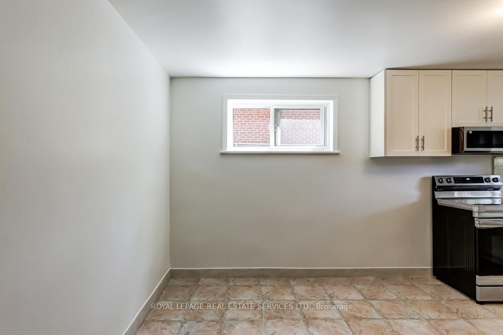 38 Jellicoe Avenue • Toronto, ON photo 26