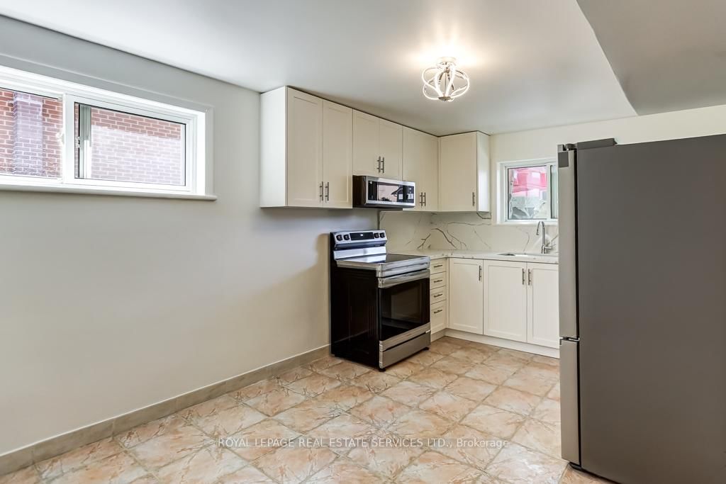 38 Jellicoe Avenue • Toronto, ON photo 27