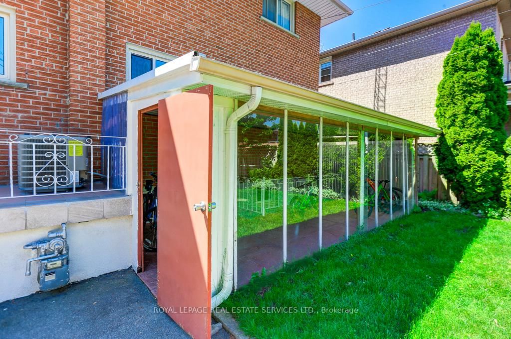 38 Jellicoe Avenue • Toronto, ON photo 41