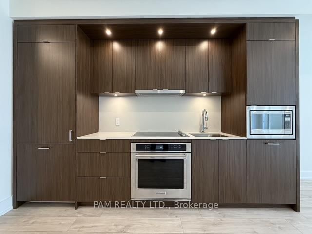 739 - 858 Dupont Street