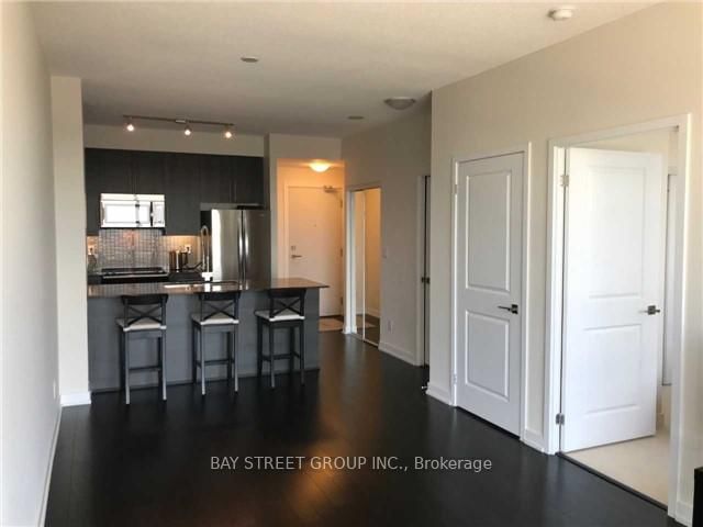 1503 - 510 Curran Place