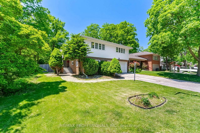 8 Markland Drive