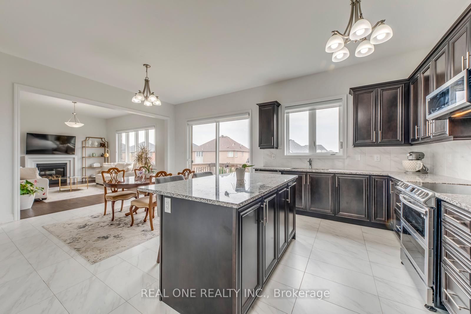 1079 John Laird Oakville,ON L6H 3R5 — Photo 20