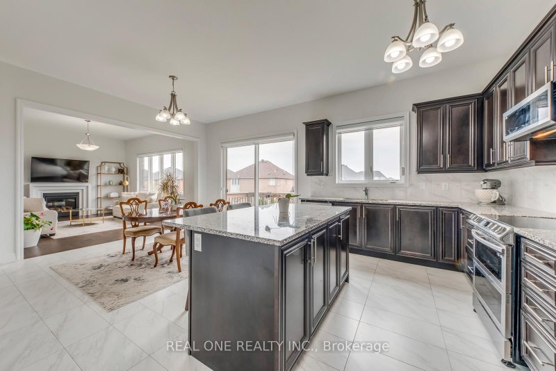 1079 John Laird Oakville,ON L6H 3R5 — Photo 20