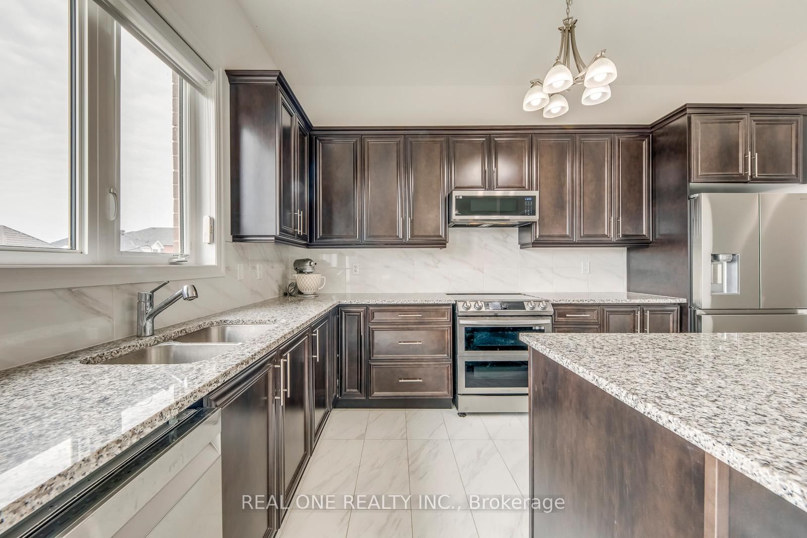 1079 John Laird Oakville,ON L6H 3R5 — Photo 23