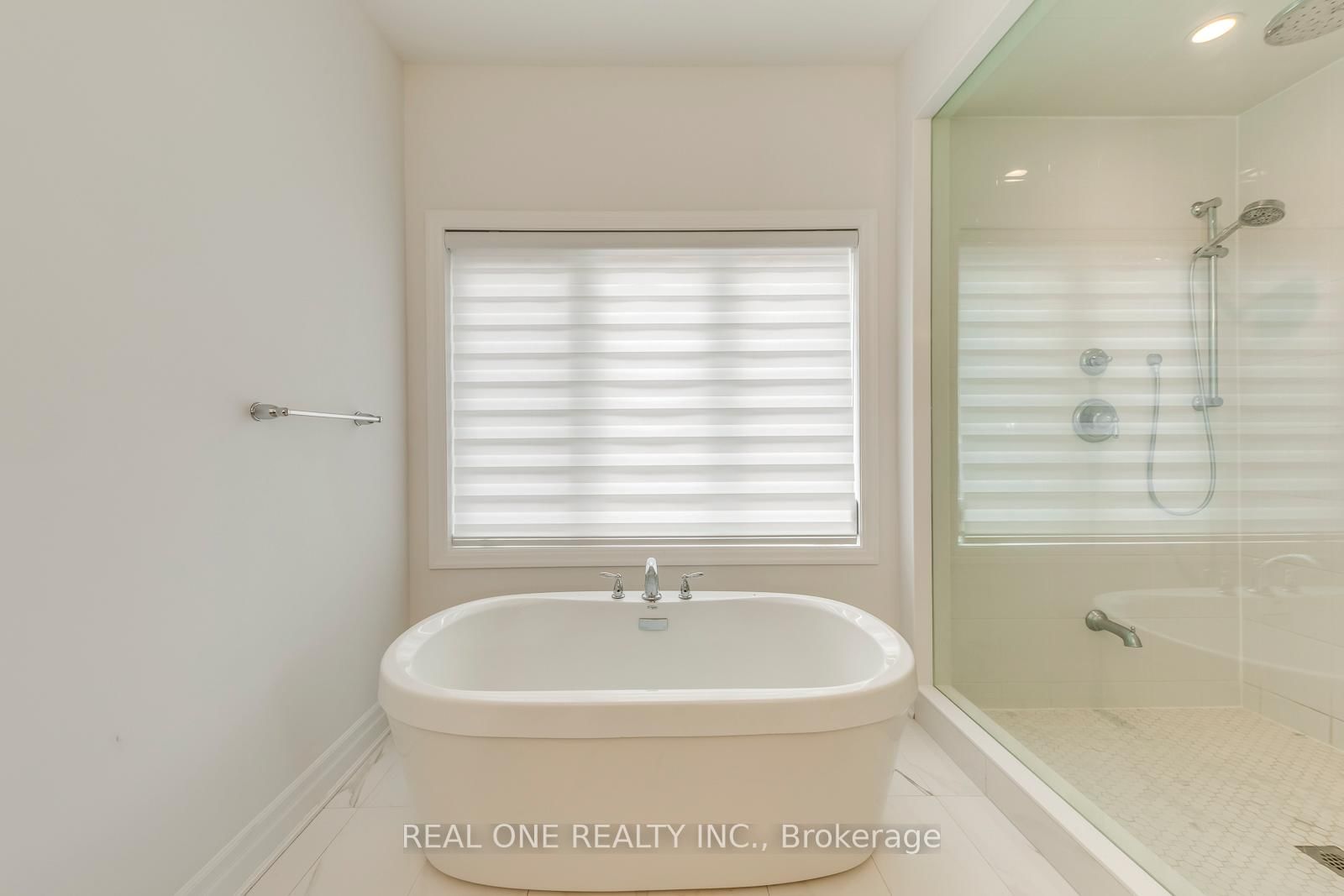 1079 John Laird Oakville,ON L6H 3R5 — Photo 30