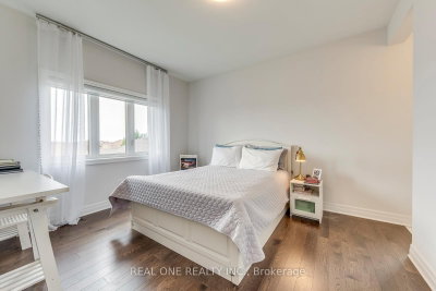 1079 John Laird Oakville,ON L6H 3R5 — Photo 37