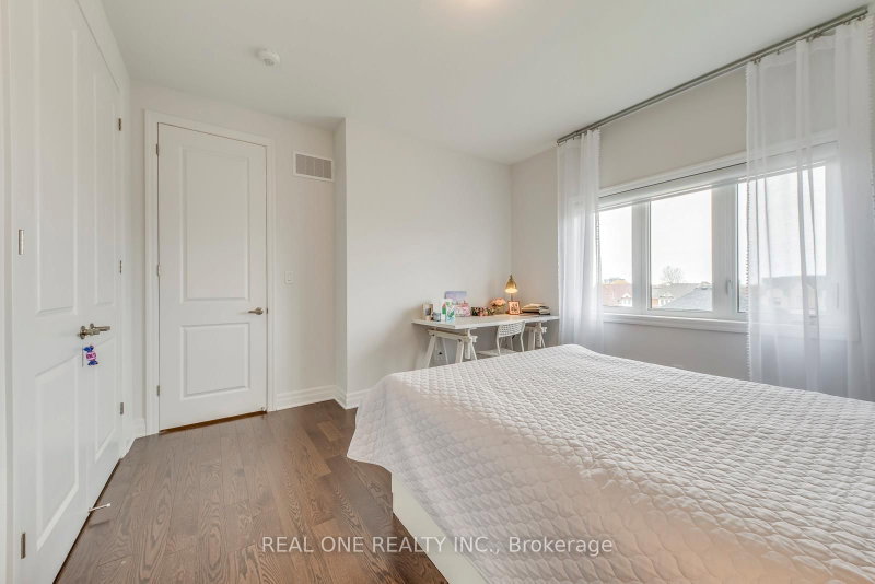 1079 John Laird Oakville,ON L6H 3R5 — Photo 38