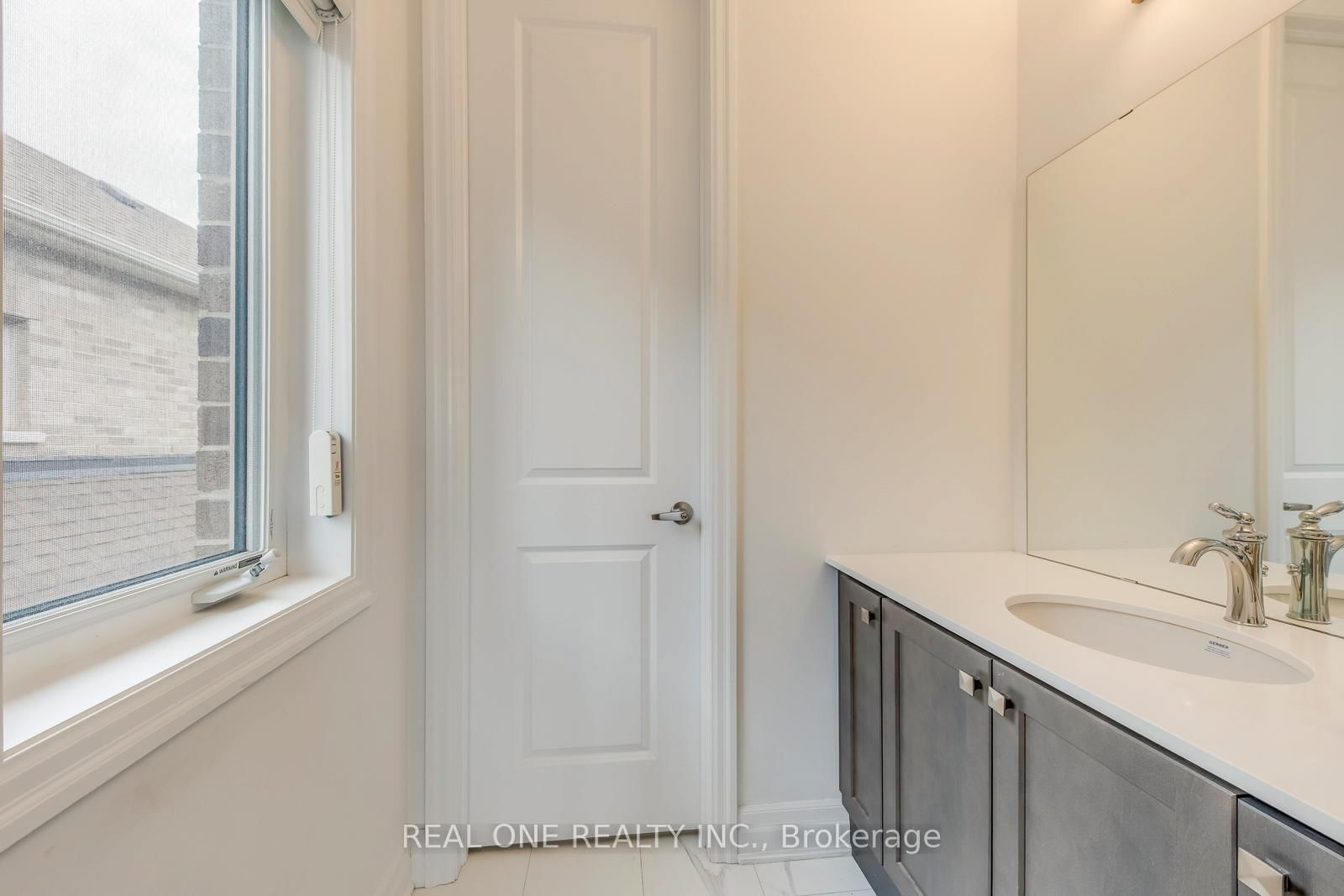 1079 John Laird Oakville,ON L6H 3R5 — Photo 39