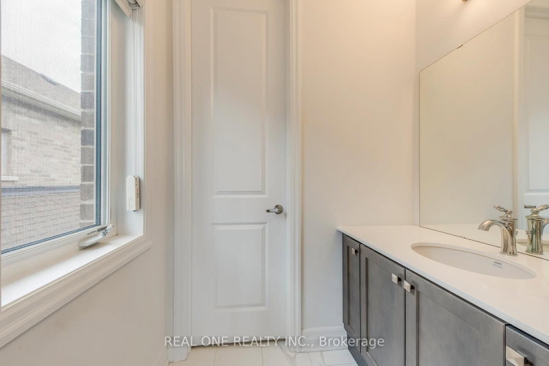 1079 John Laird Oakville,ON L6H 3R5 — Photo 39