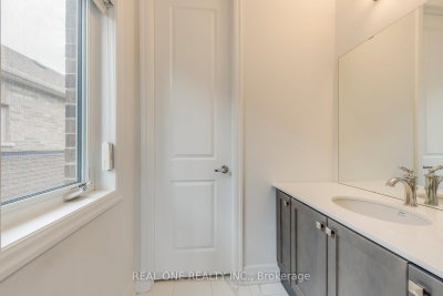 1079 John Laird Oakville,ON L6H 3R5 — Photo 39