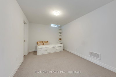 1079 John Laird Oakville,ON L6H 3R5 — Photo 46