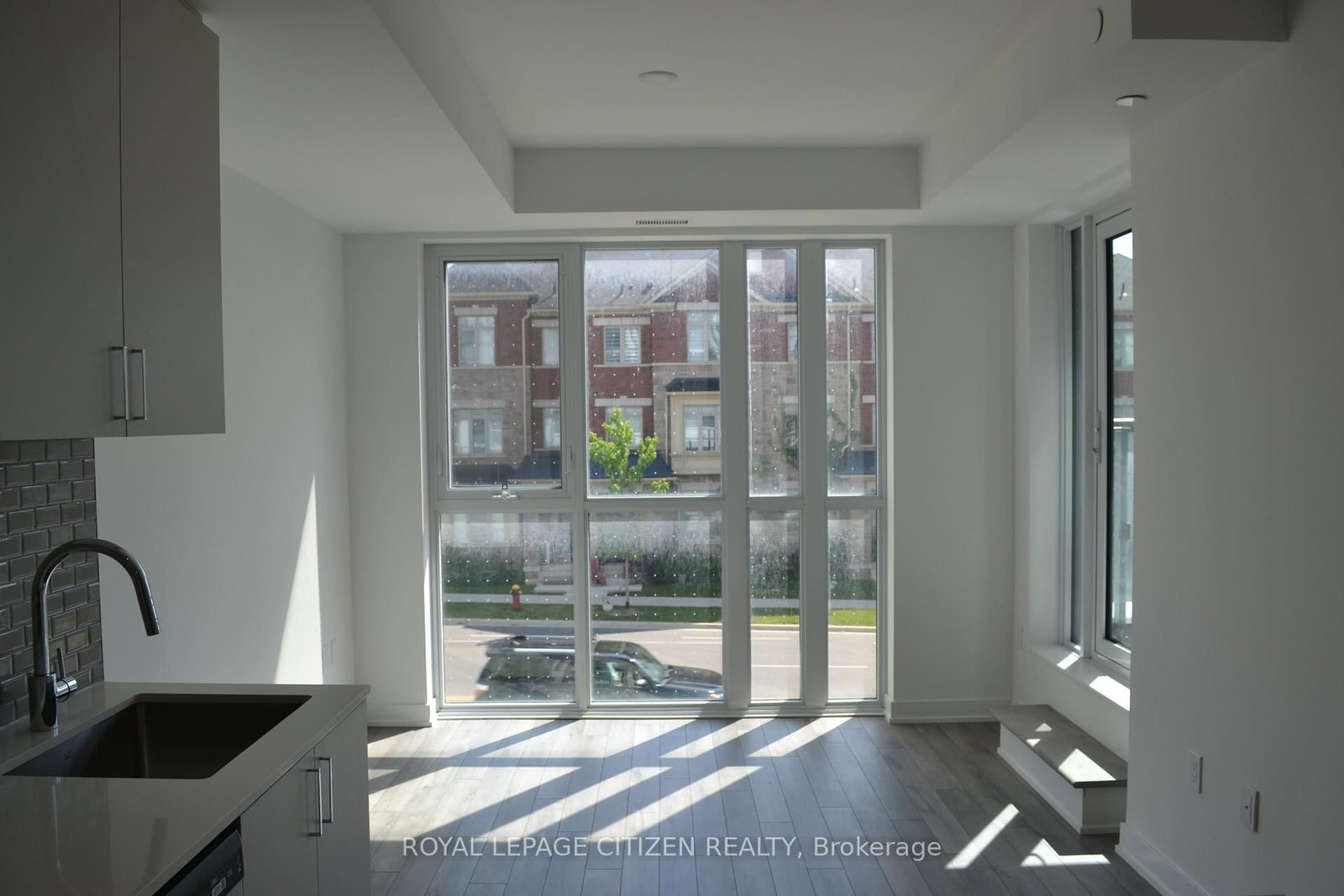 1005 DUNDAS Street E • #254 • Oakville, ON photo 17