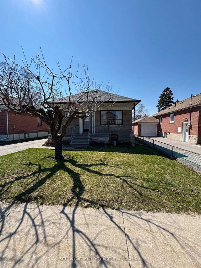 14 Ashmore Avenue