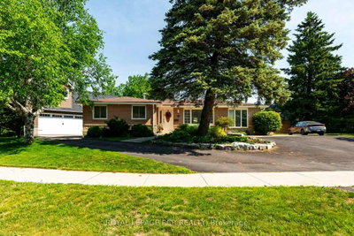 52 Maple Crescent