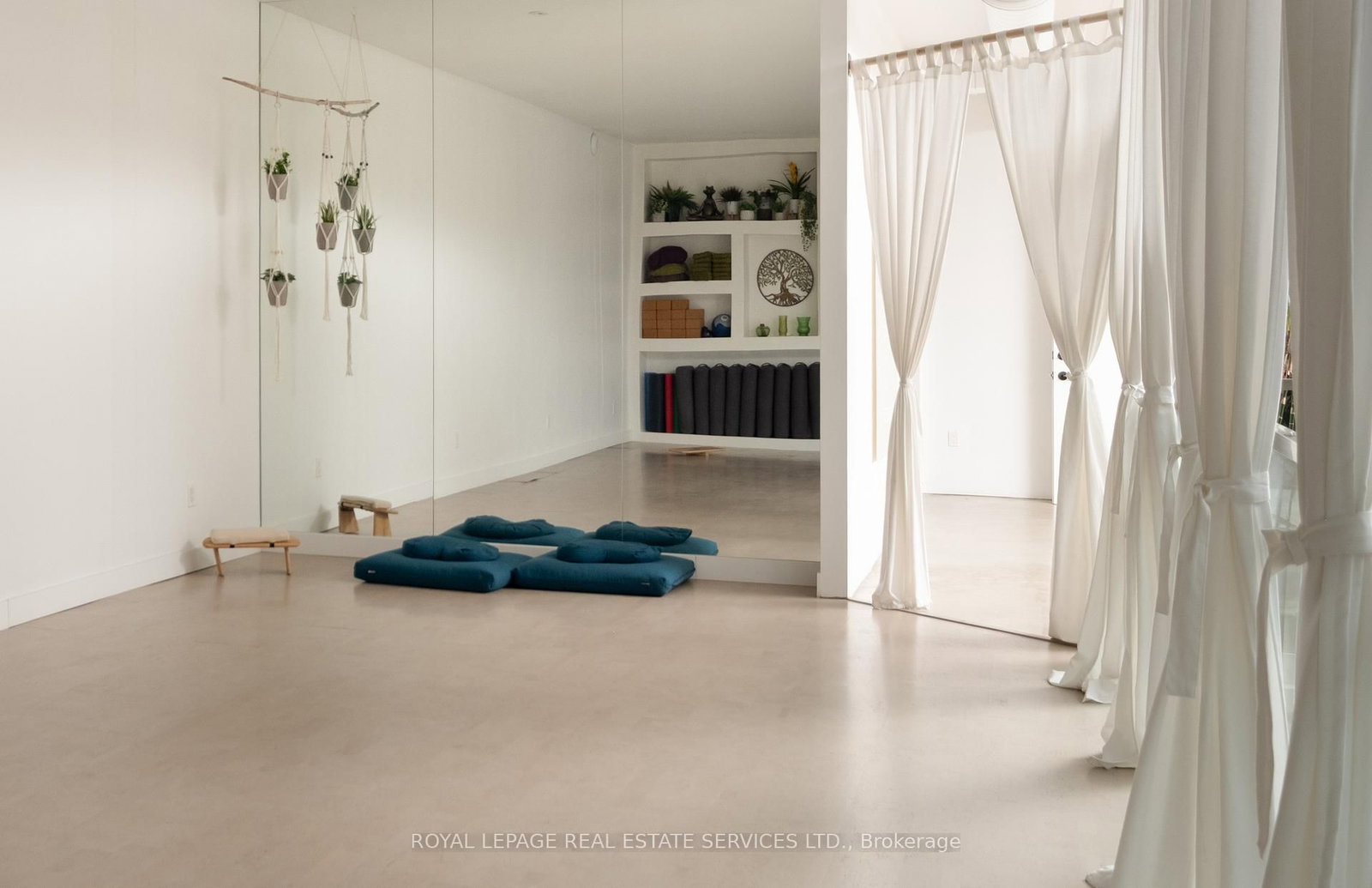 1 Roof Garden Lane • Toronto, ON photo 18