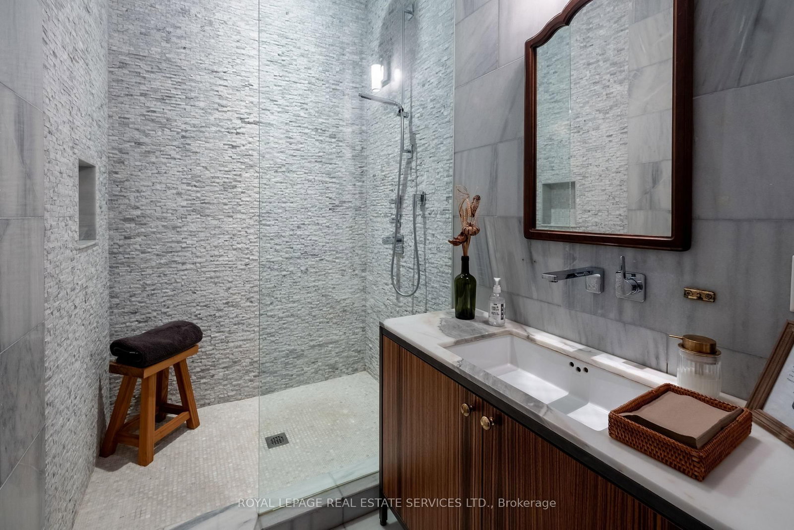 1 Roof Garden Lane • Toronto, ON photo 32
