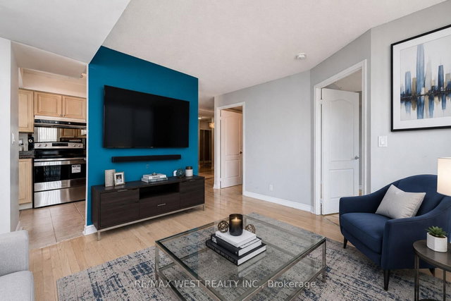 1611 - 1 Elm Drive W