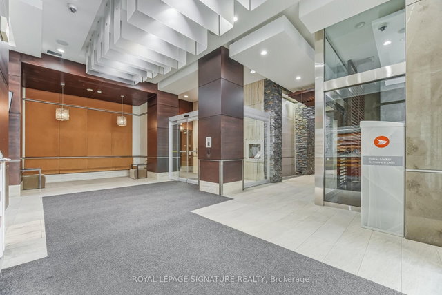 1402 - 330 Burnhamthorpe Road W