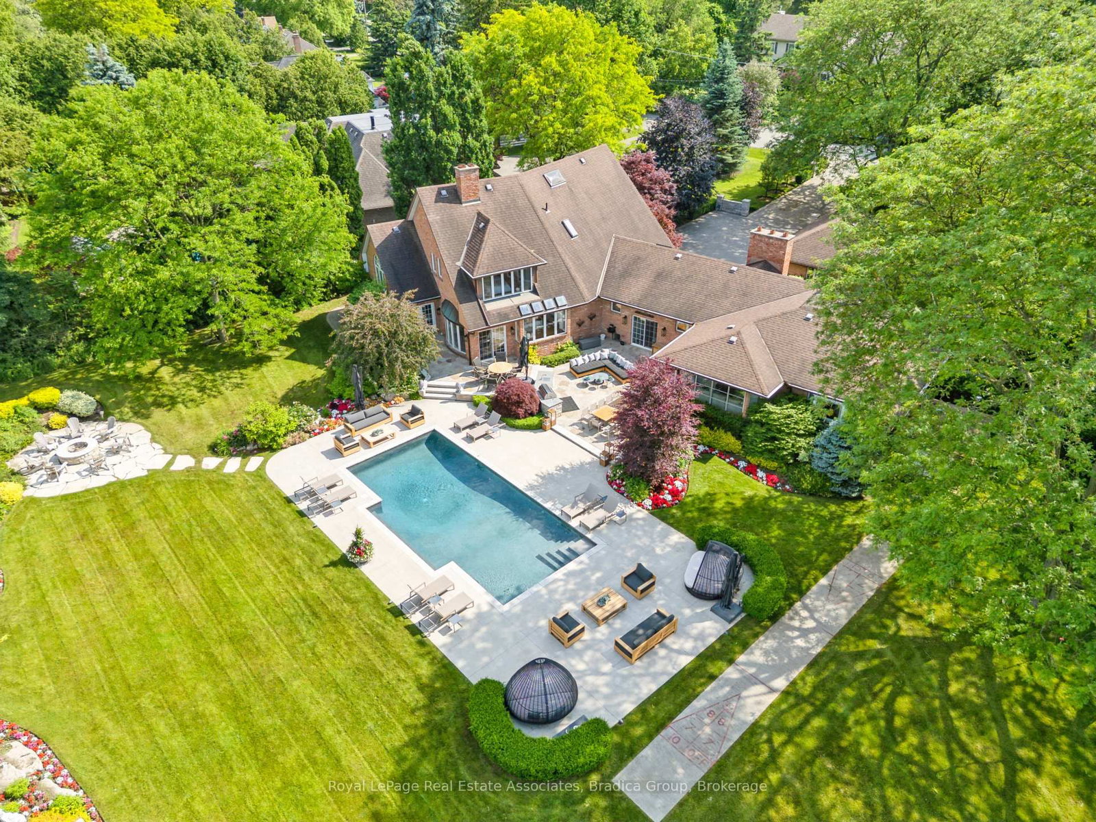 19 Lorraine Gardens - Detached in Islington-City Centre West
