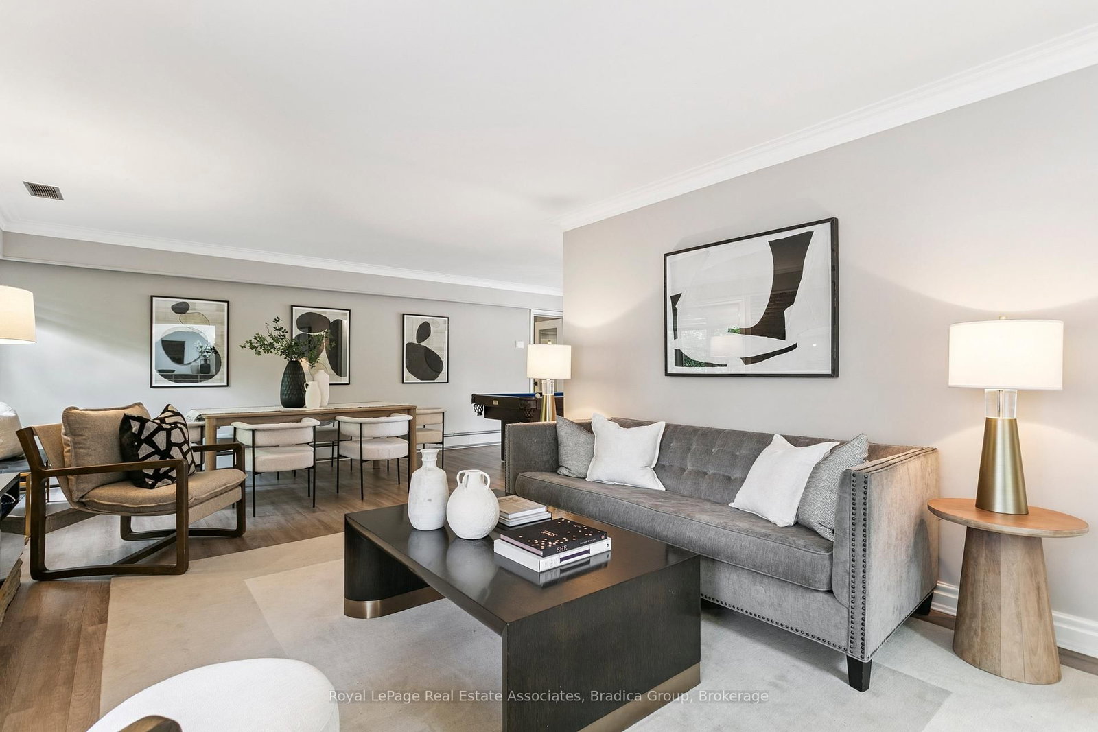 19 Lorraine Gardens • Toronto, ON photo 14