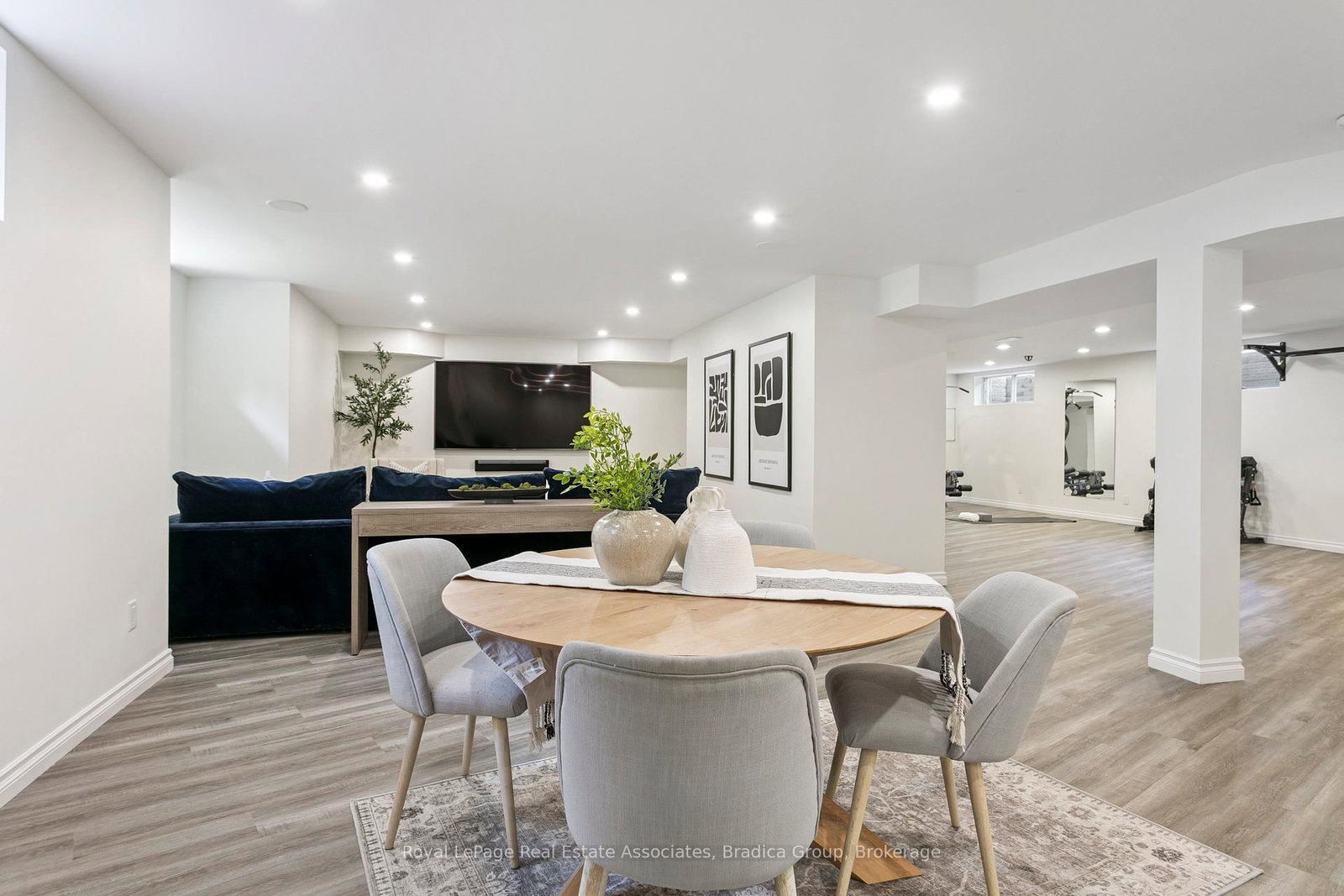 19 Lorraine Gardens • Toronto, ON photo 30