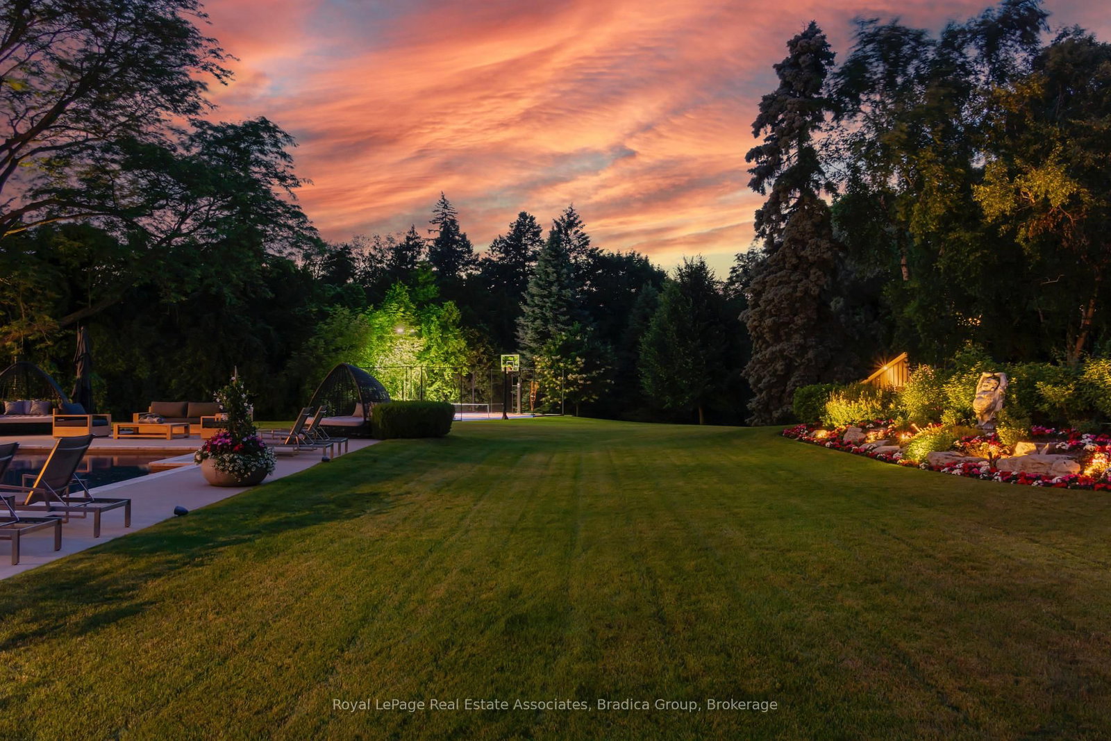 19 Lorraine Gardens • Toronto, ON photo 47