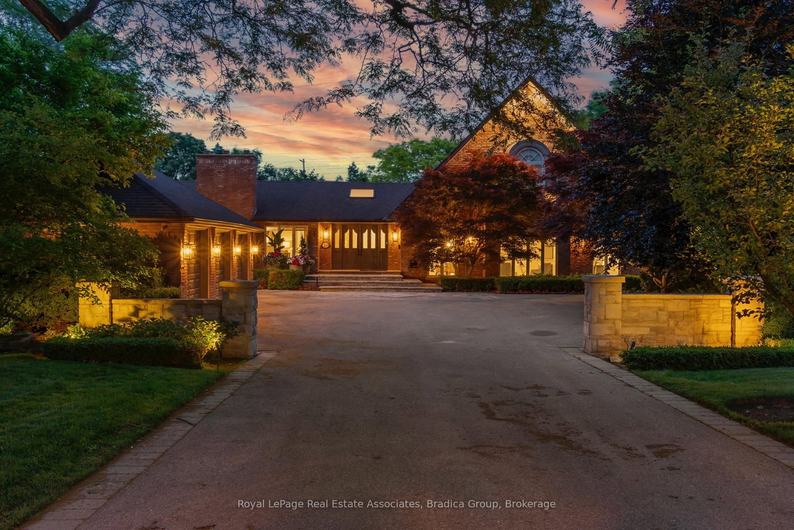 19 Lorraine Gardens • Toronto, ON photo 50