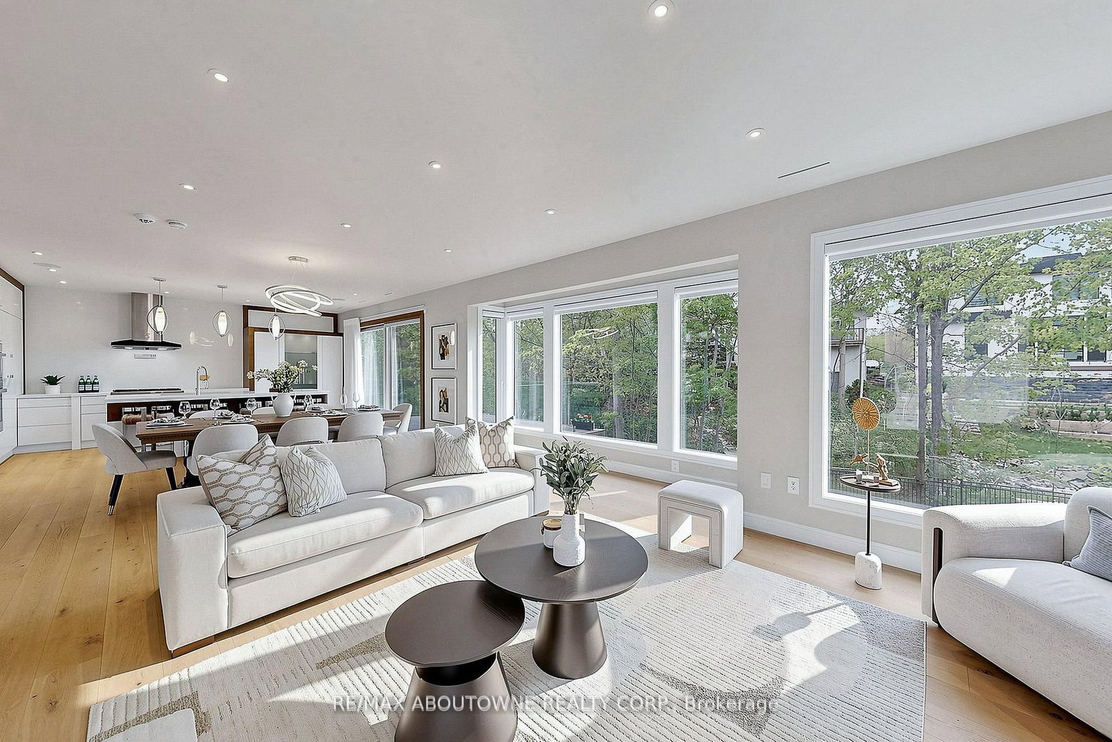 1364 Acton Crescent • Oakville, ON photo 10