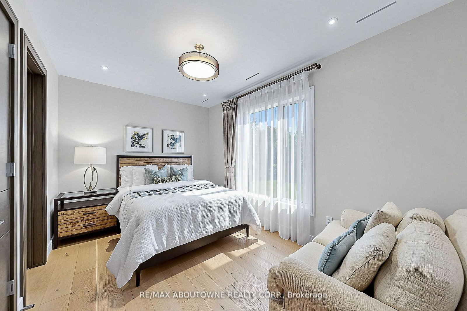 1364 Acton Crescent • Oakville, ON photo 30