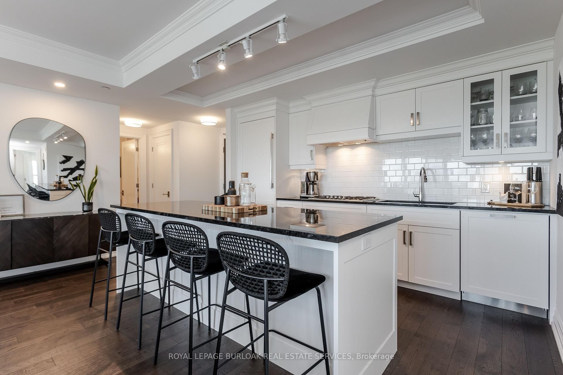 2060 Lakeshore Road, Unit 1303